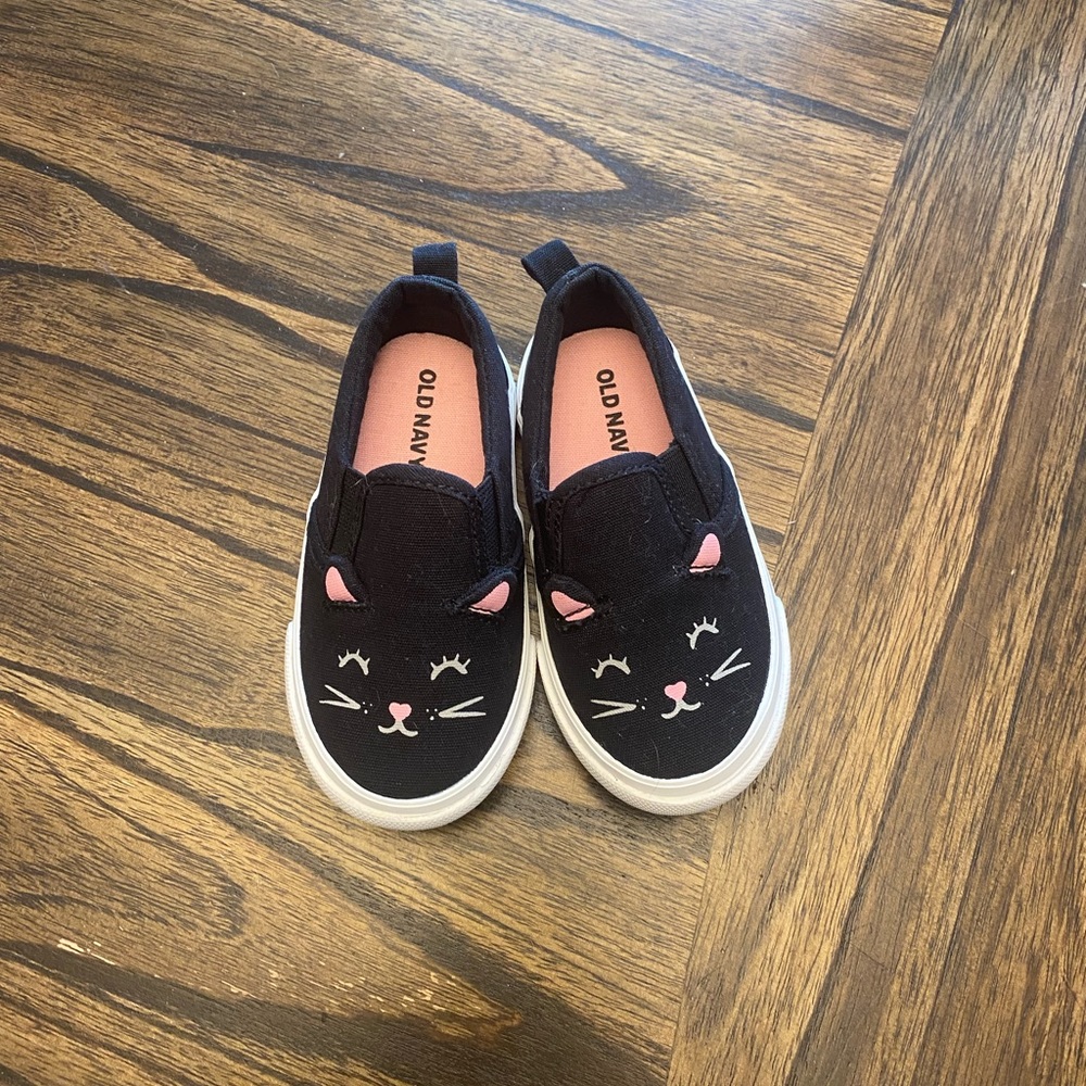 NWOT- cat shoes